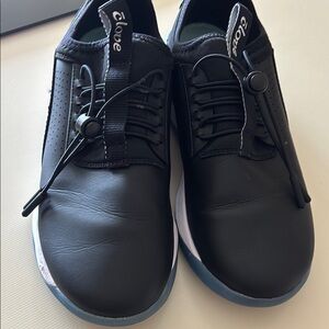 Women’s clove  Black Shoes